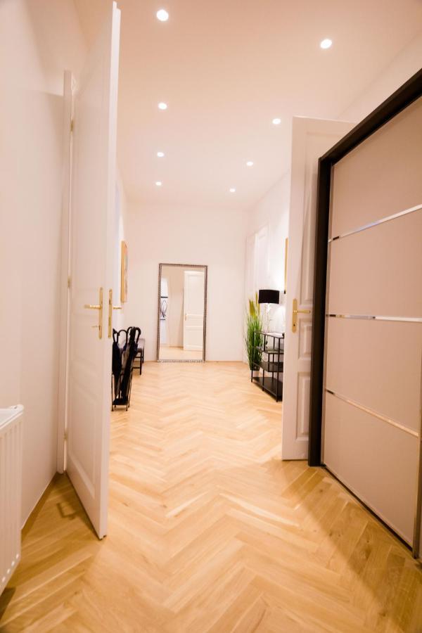 Studio Apartments Opera - Mai'S Apartments เวียนนา ภายนอก รูปภาพ